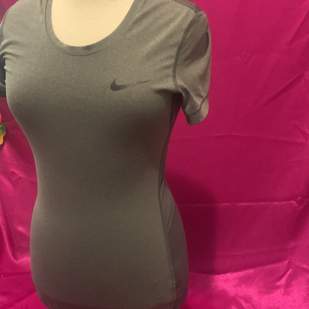 Nike dry fit 2 tones top size S, like new, very soft and fitting. Breathable
